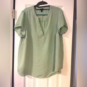 Short sleeved mint green blouse
